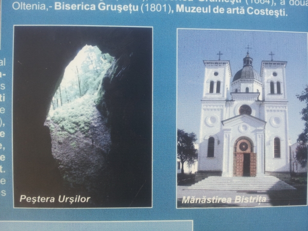 Rezervatia naturala muzeul Trovantilor Costesti poza